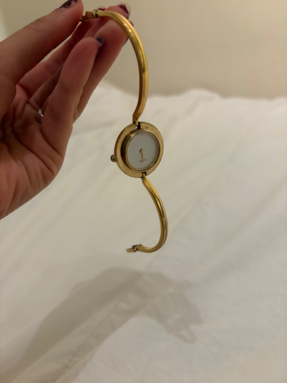 Gucci Bangle Watch - Picture 3 of 4